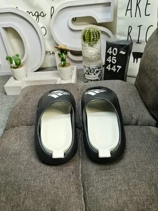 Adidas Yeezy Slide Black and White Slippers 8