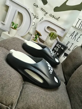Adidas Yeezy Slide Black and White Slippers 9