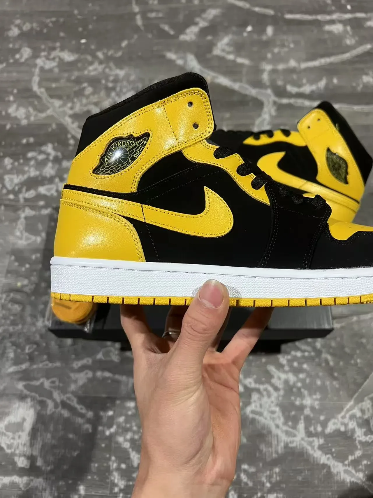 Air Jordan 1 Noir et Jaune Chaussures de Basketball Hautes 7
