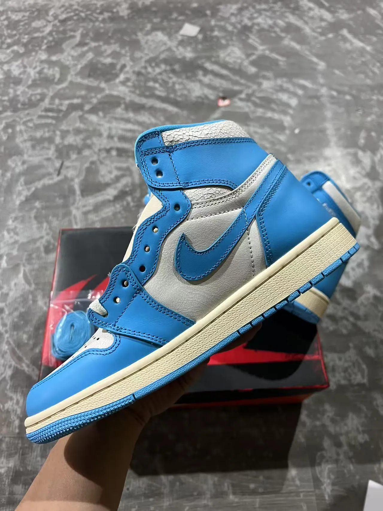 Air Jordan 1 Blue Beige High-Top Leather-Paneled Basketball Shoes 3