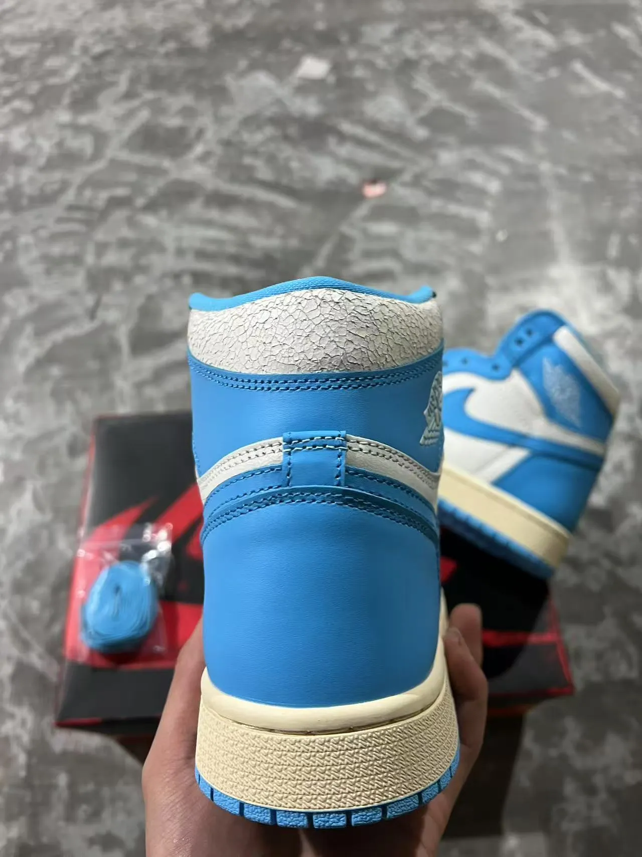 Air Jordan 1 Blue Beige High-Top Leather-Paneled Basketball Shoes 5