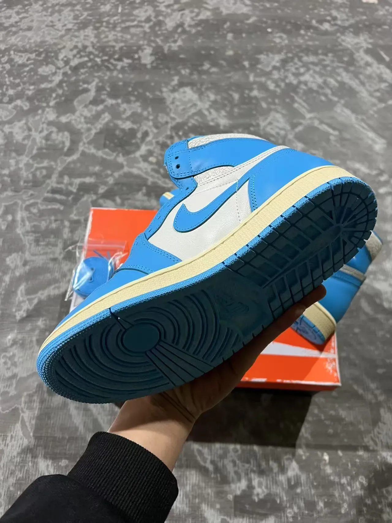 Air Jordan 1 Azul Branco Tênis de Basquete Alto Couro e Sintético 6