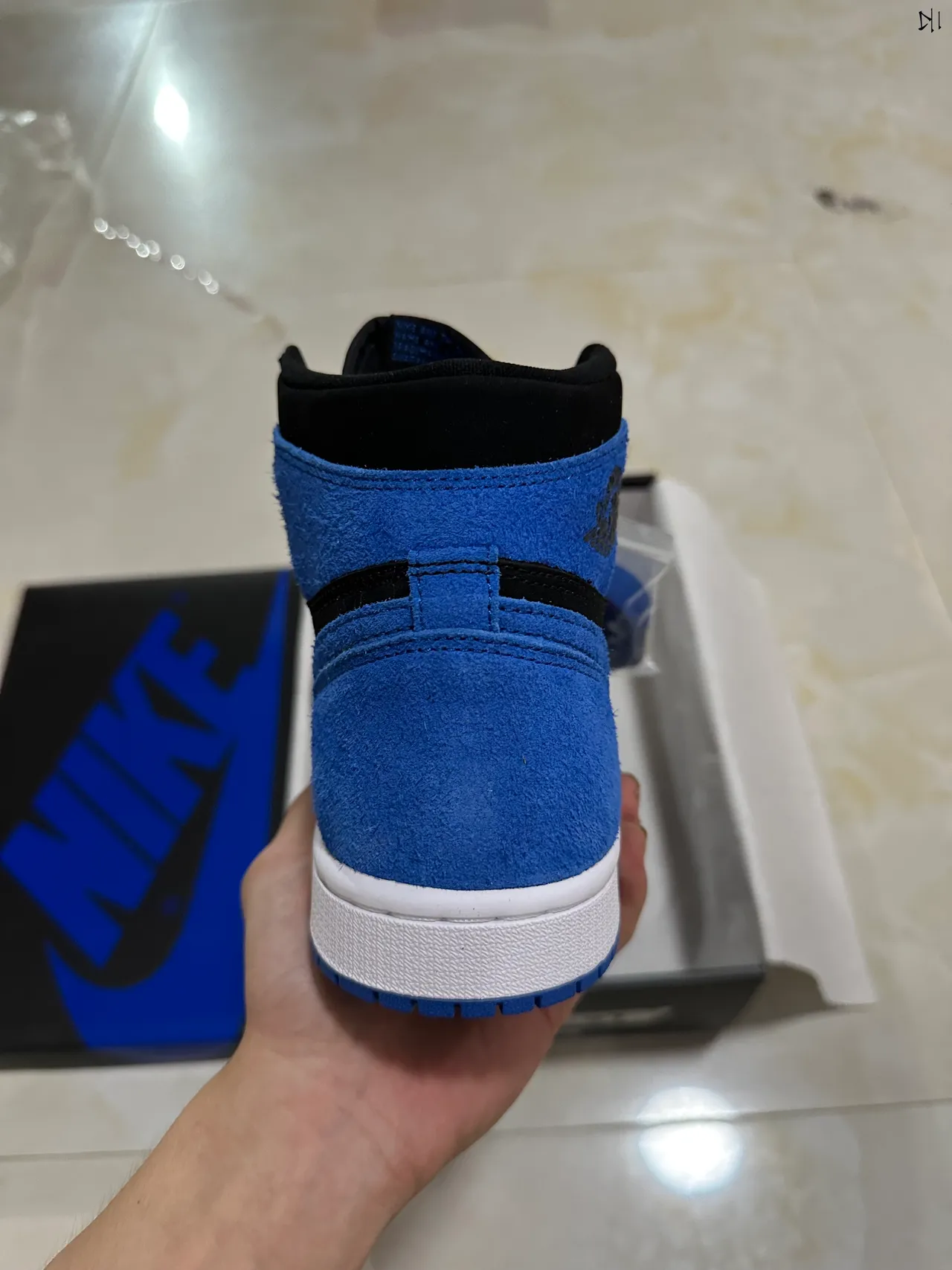 Tênis de basquete Air Jordan 1 High em camurça preto e azul royal 7