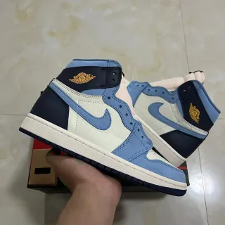 Air Jordan 1 High 浅蓝 海军蓝 奶油色 篮球鞋