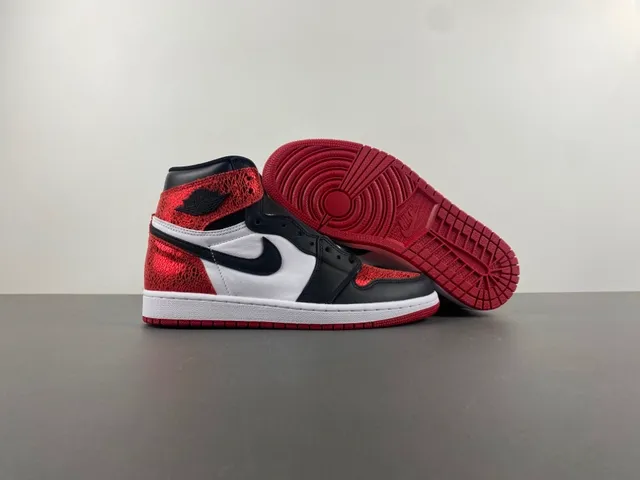 Chaussures de basketball Air Jordan 1 High texturées rouge noir blanc 12