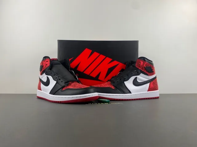 Chaussures de basketball Air Jordan 1 High texturées rouge noir blanc 13