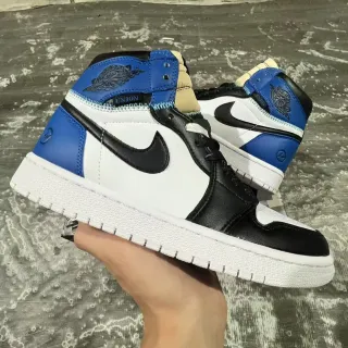Air Jordan 1 High 白黑皇蓝篮球鞋