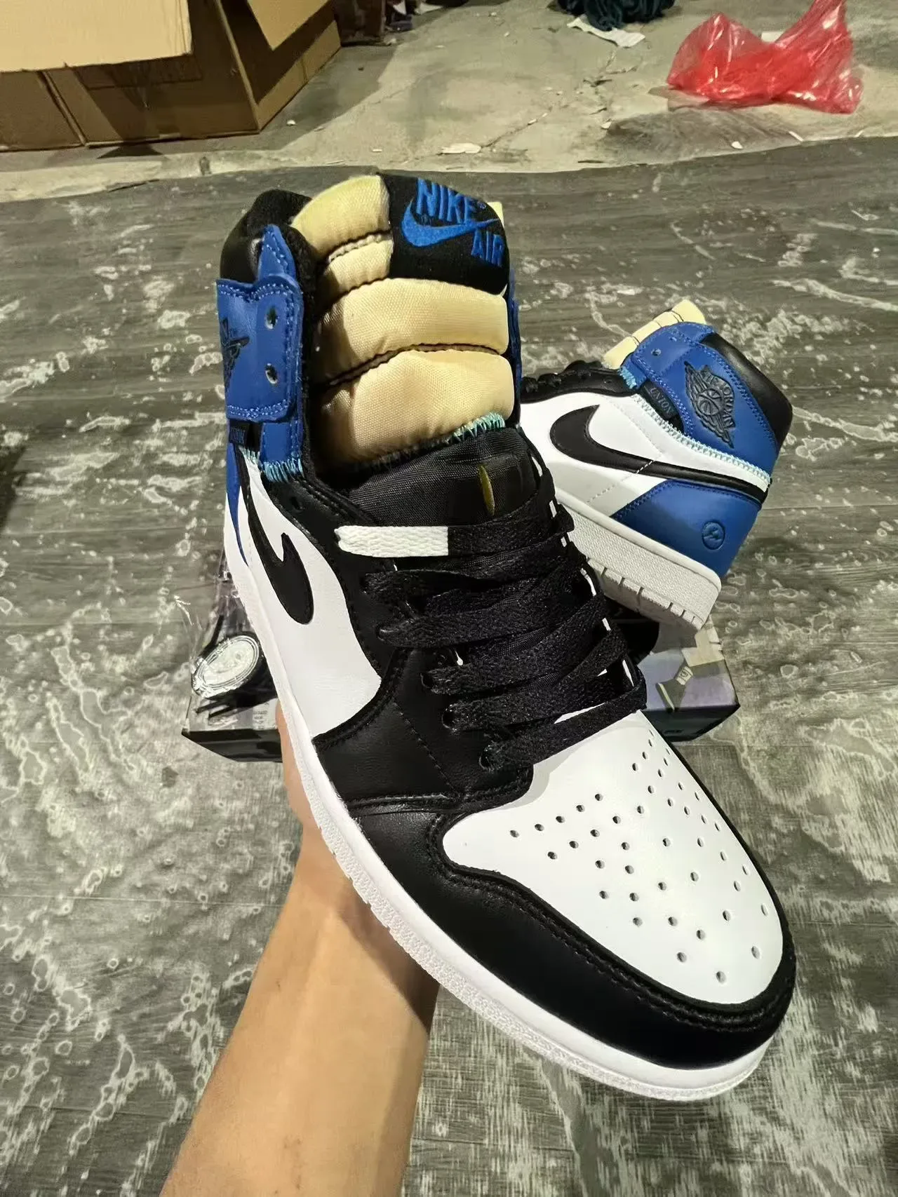 Air Jordan 1 High Chaussures de Basketball Blanc Noir Bleu Royal 2