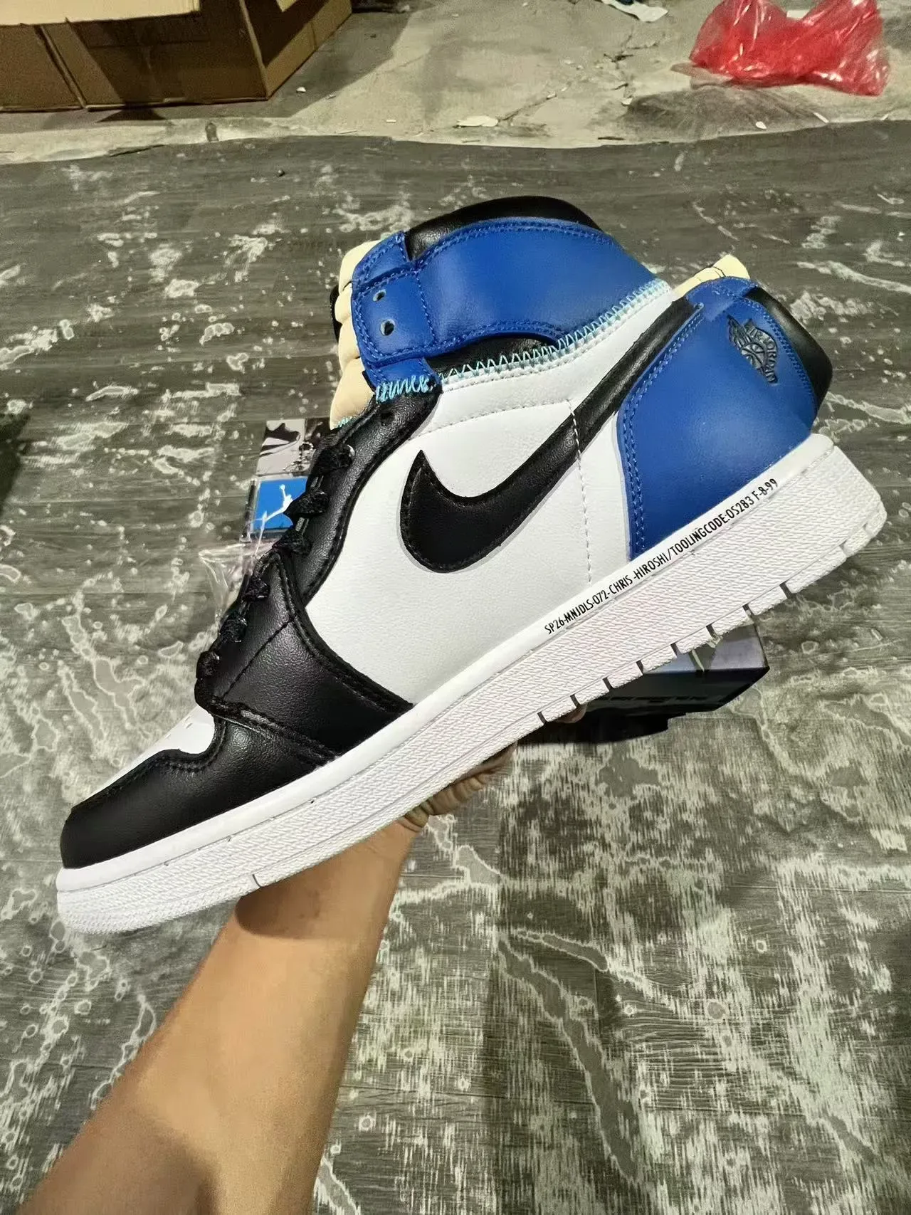 Air Jordan 1 High Chaussures de Basketball Blanc Noir Bleu Royal 5