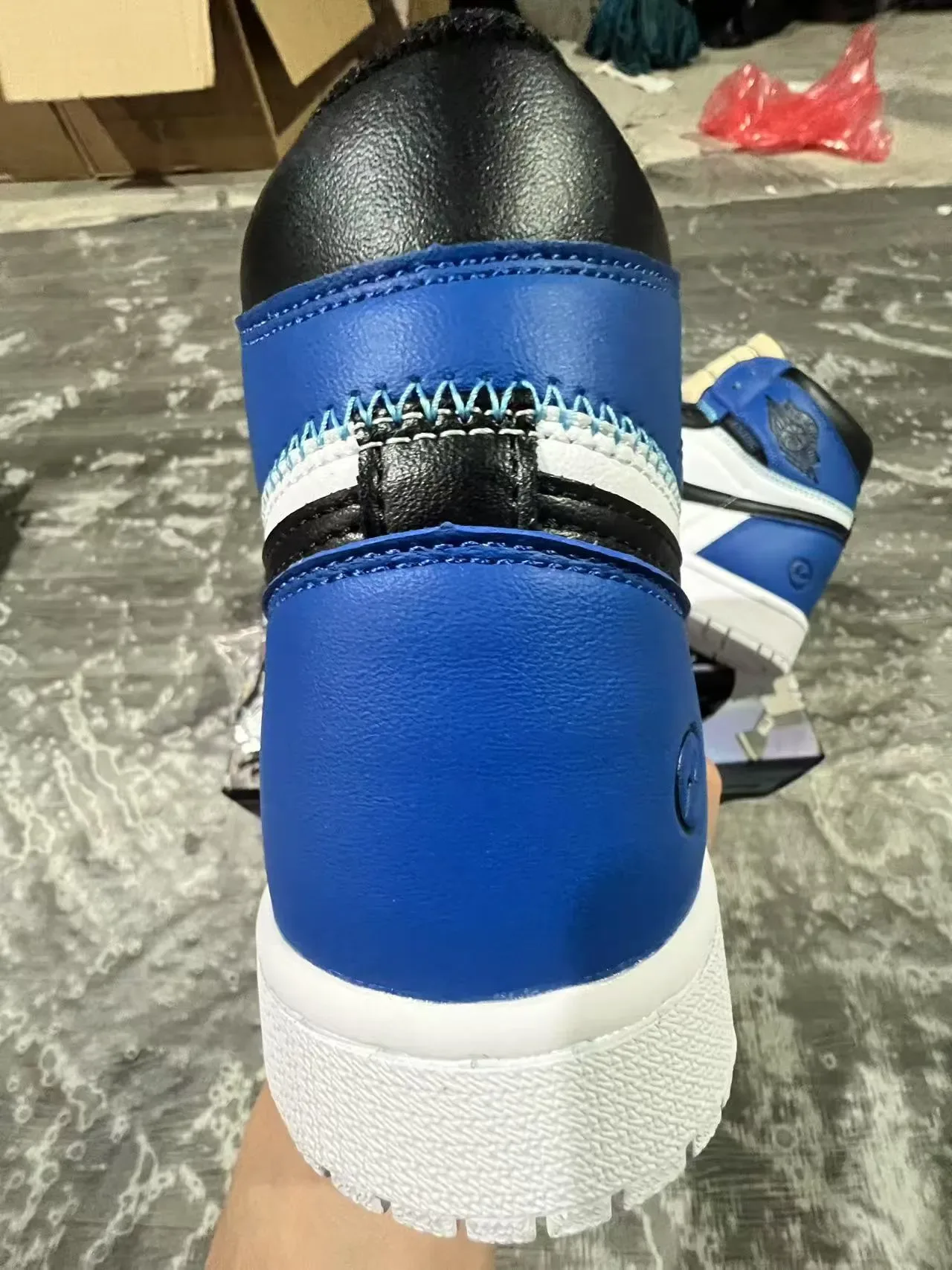 Air Jordan 1 High Chaussures de Basketball Blanc Noir Bleu Royal 8