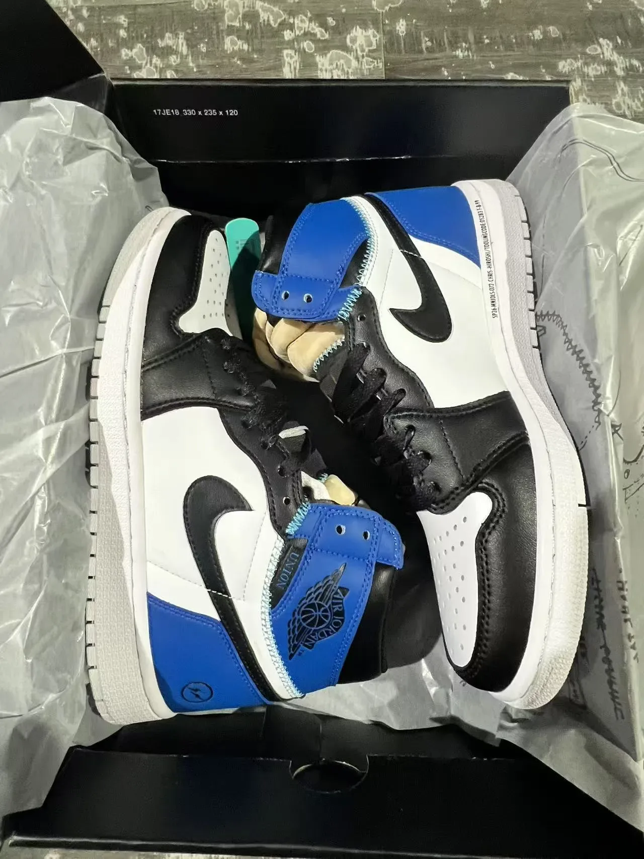 Air Jordan 1 High Chaussures de Basketball Blanc Noir Bleu Royal 9