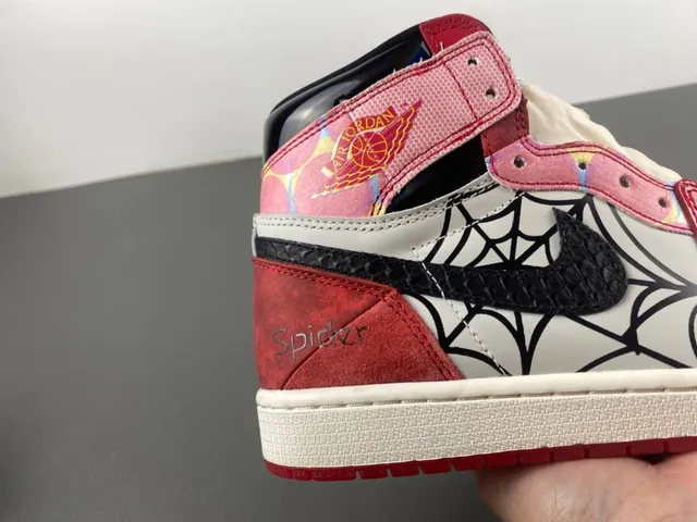 Air Jordan 1 Spider-Man Collaboration Red White Black Basketball Shoes 3