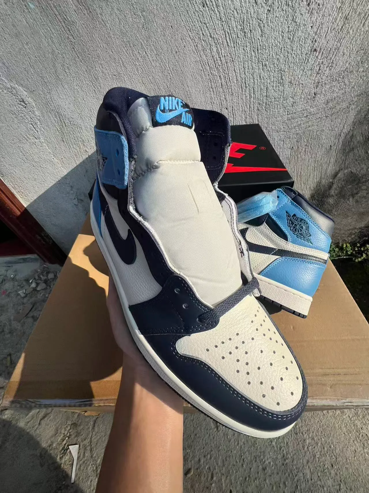 Air Jordan 1 White Blue High-Top Leather-Paneled Basketball Shoes 2