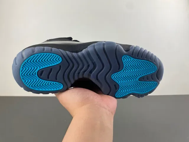 Air Jordan 11 حذاء كرة السلة أسود وتركواز جلد باترنت 9