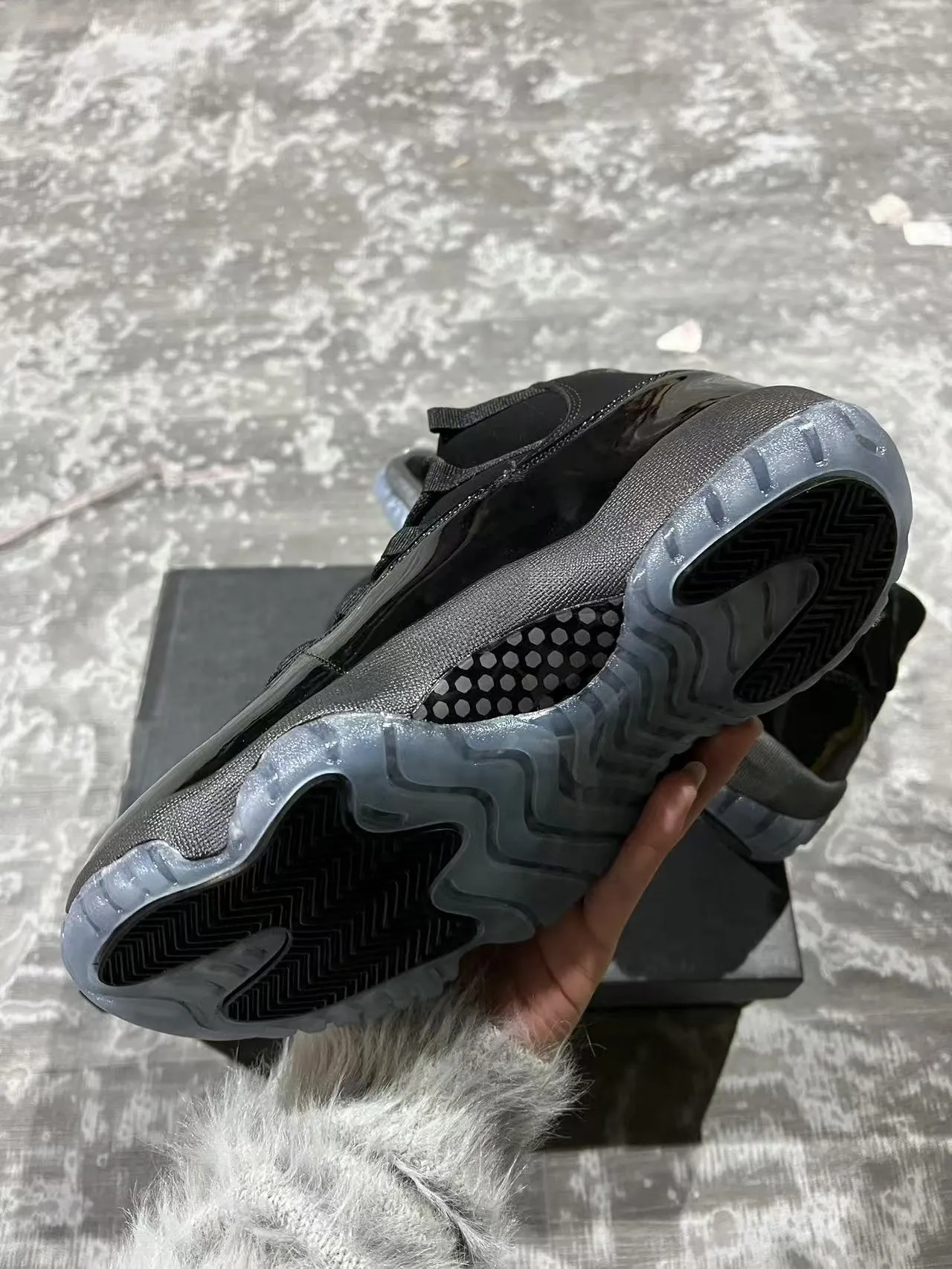 Air Jordan 11 Black Patent Leather High-Top Basketball Shoes 6