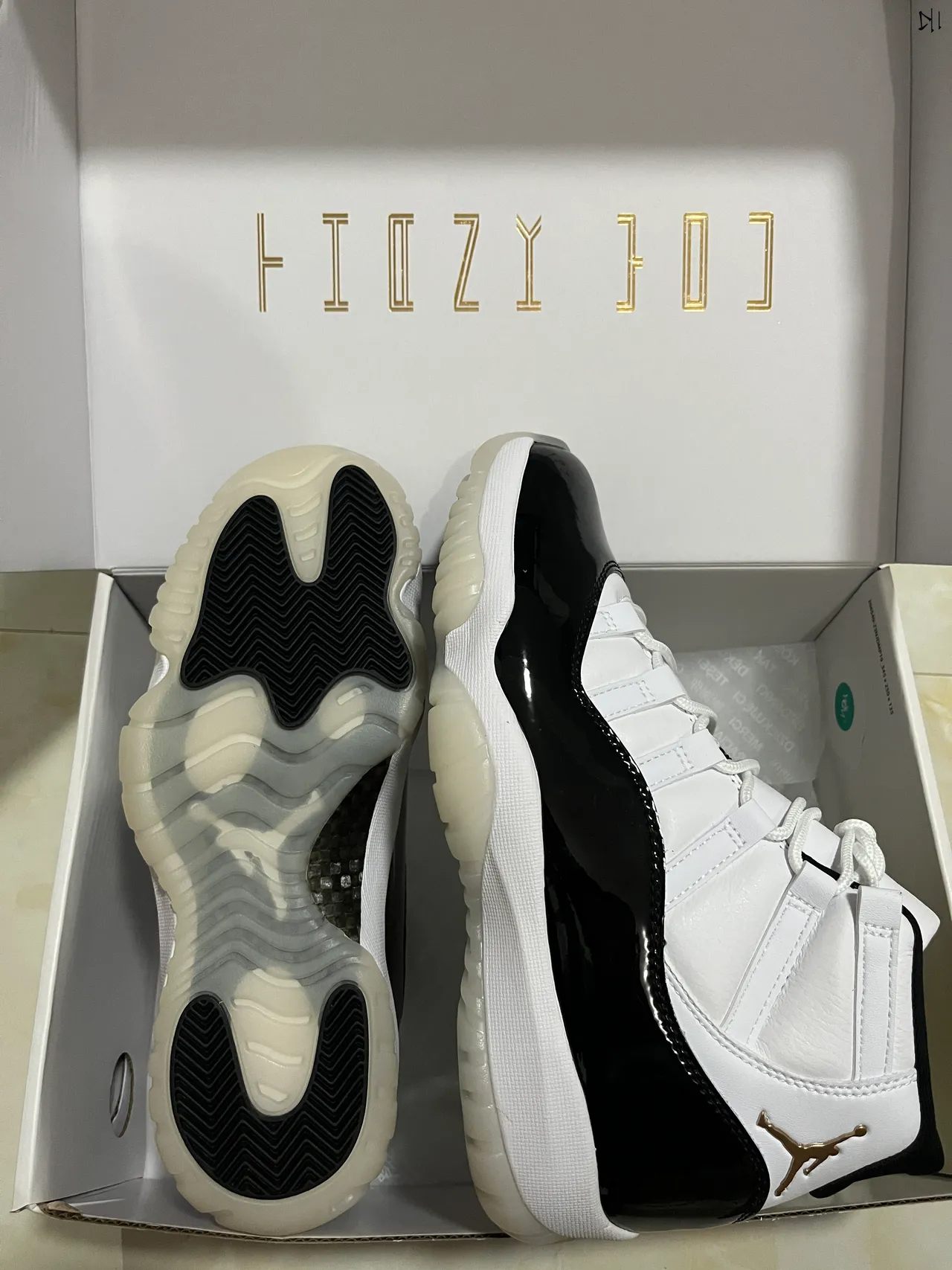 Air Jordan 11 Blanco Negro Dorado Zapatos de Baloncesto 4