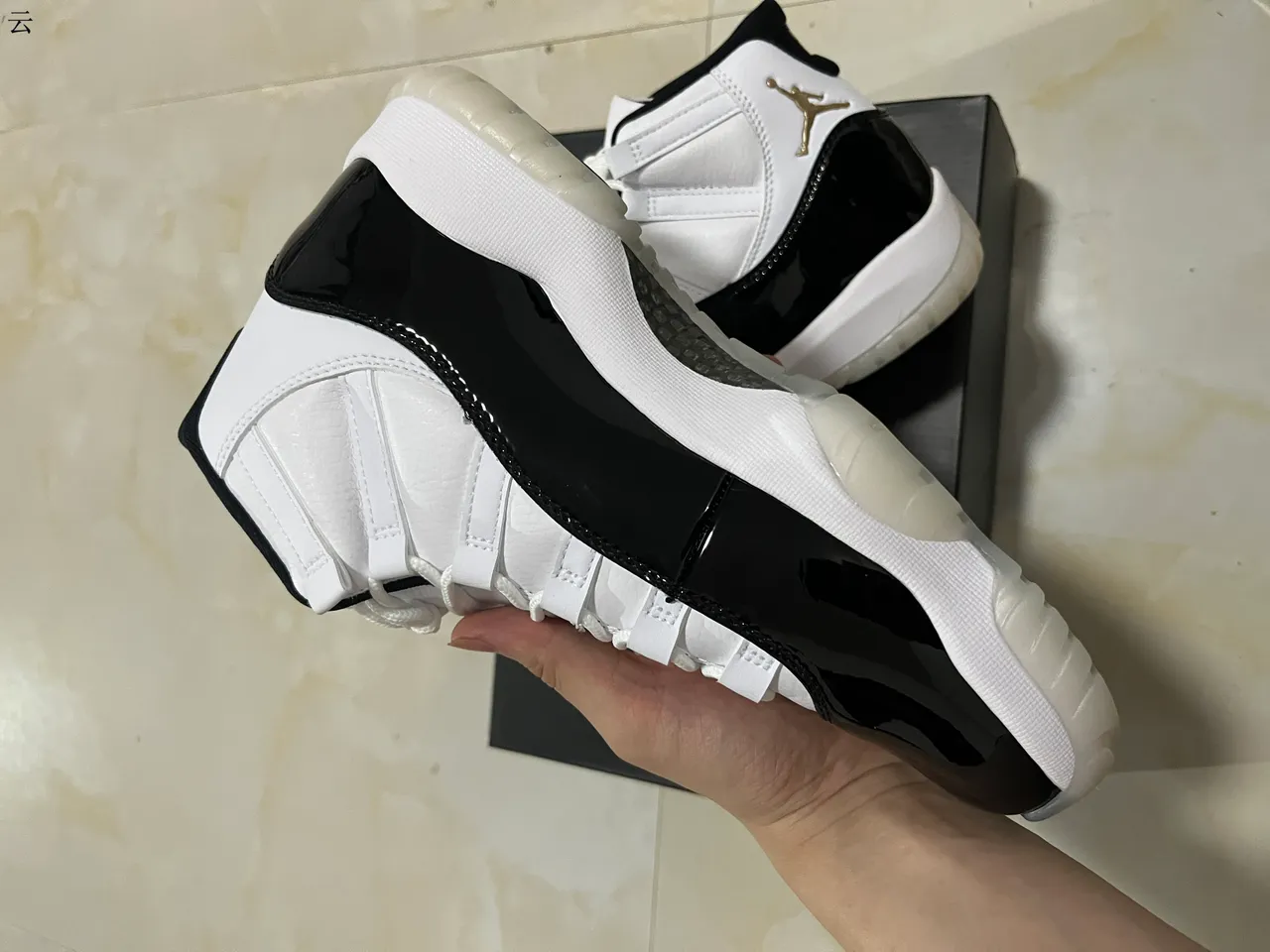 Air Jordan 11 Blanco Negro Dorado Zapatos de Baloncesto 10