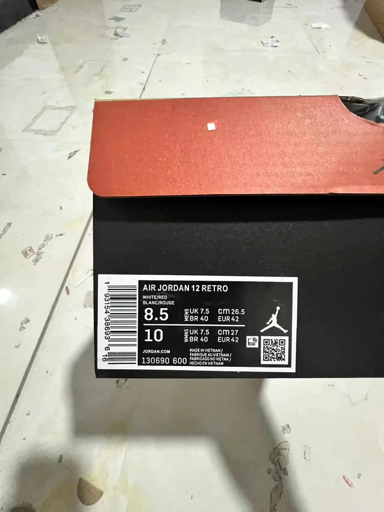 Air Jordan 12 Chaussures de Basket Cuir Matelassé Rouge et Blanc 10