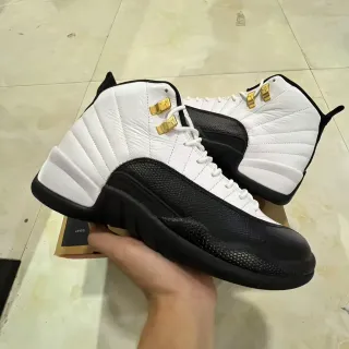Air Jordan 12 白黑金篮球鞋