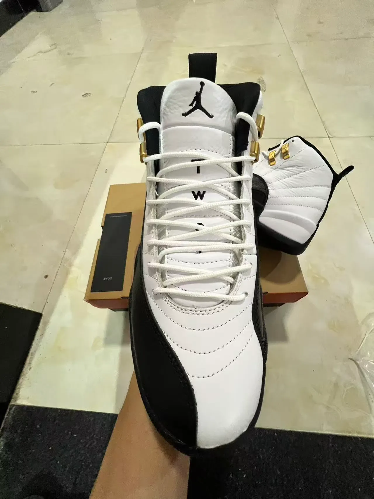 Air Jordan 12 Chaussures de Basketball Blanc Noir Or 3