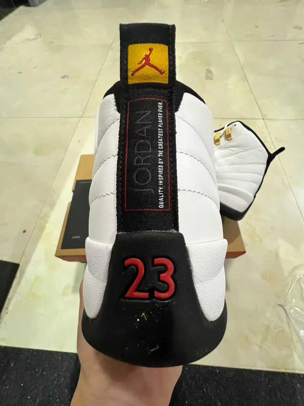 Air Jordan 12 Chaussures de Basketball Blanc Noir Or 8