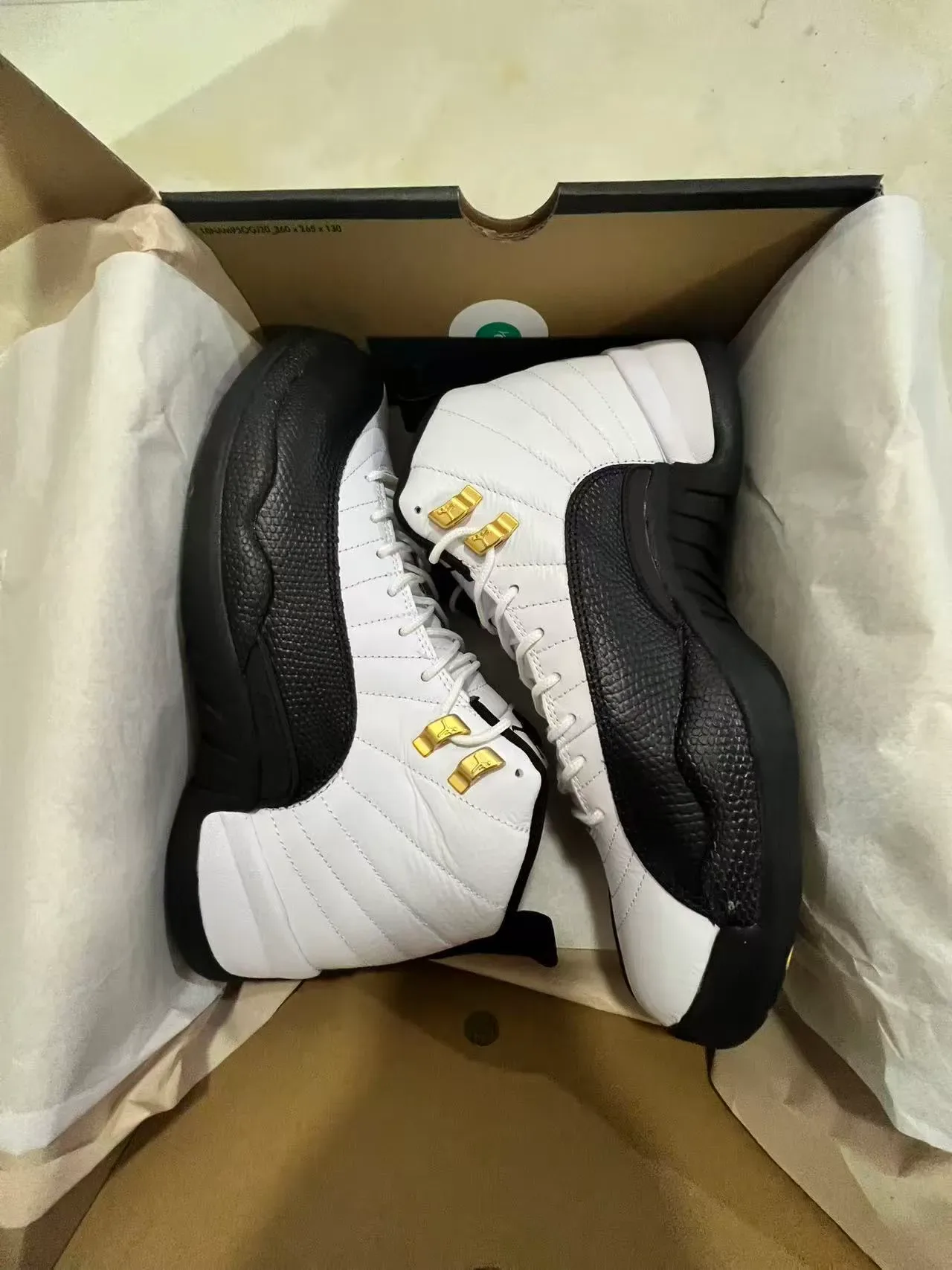 Air Jordan 12 Chaussures de Basketball Blanc Noir Or 9