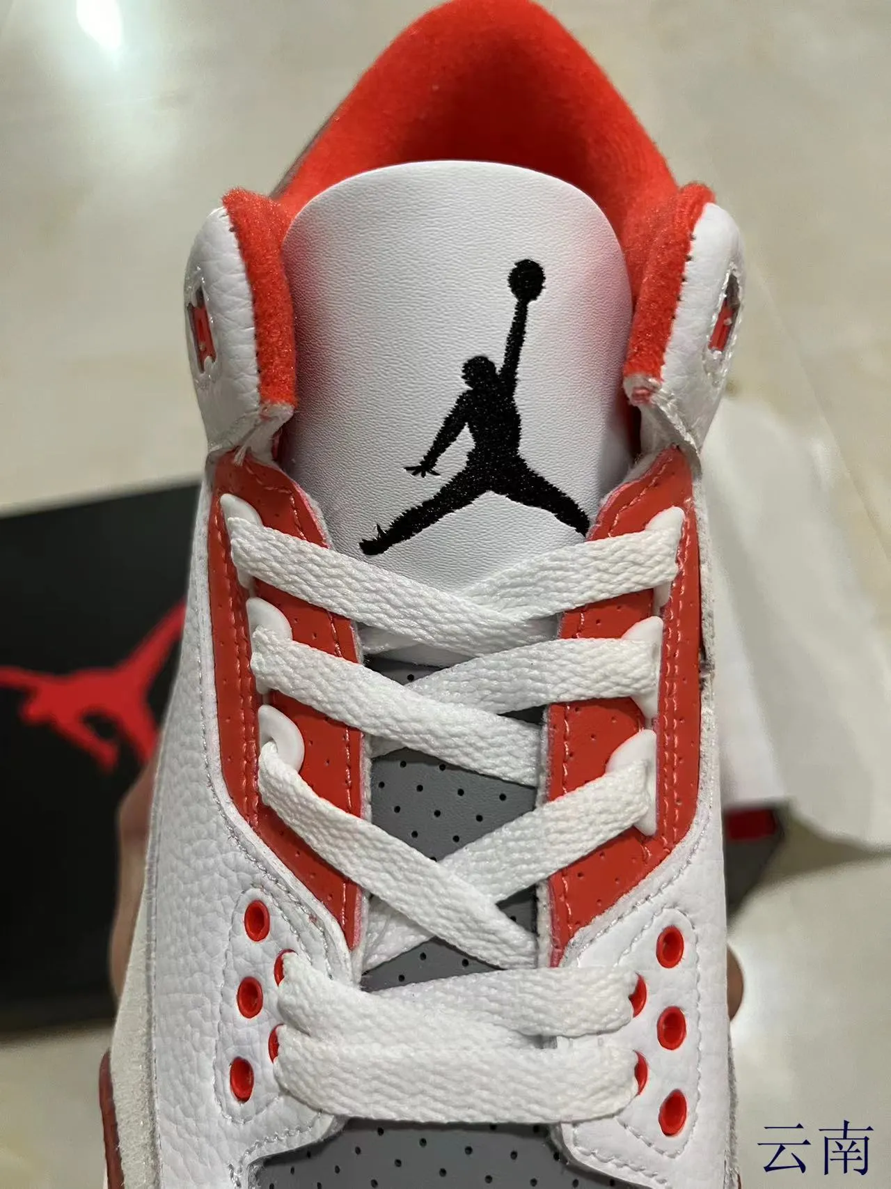 Air Jordan 3 Branco Vermelho Elefante Tênis de Basquete 4