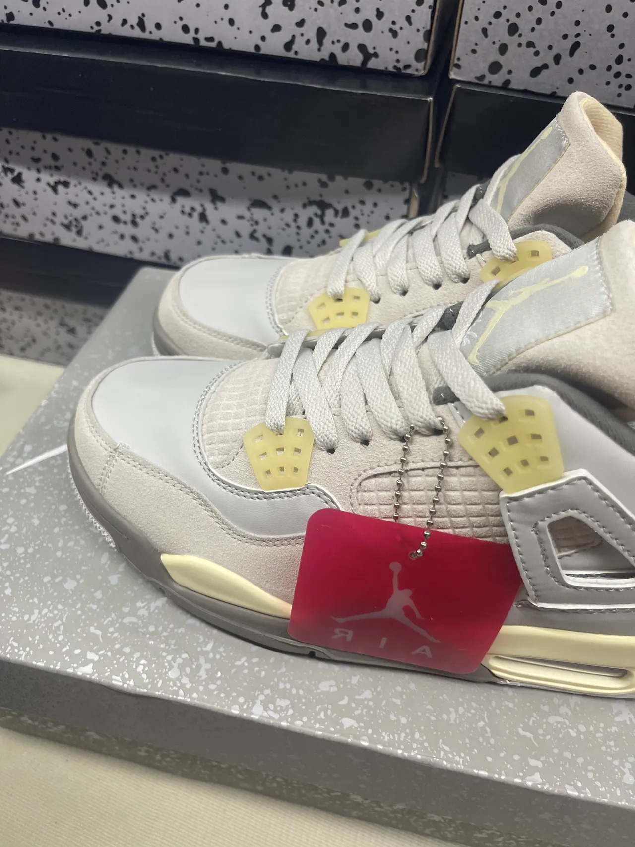 Air Jordan 4 Tênis de Basquete Cinza Claro e Creme 5