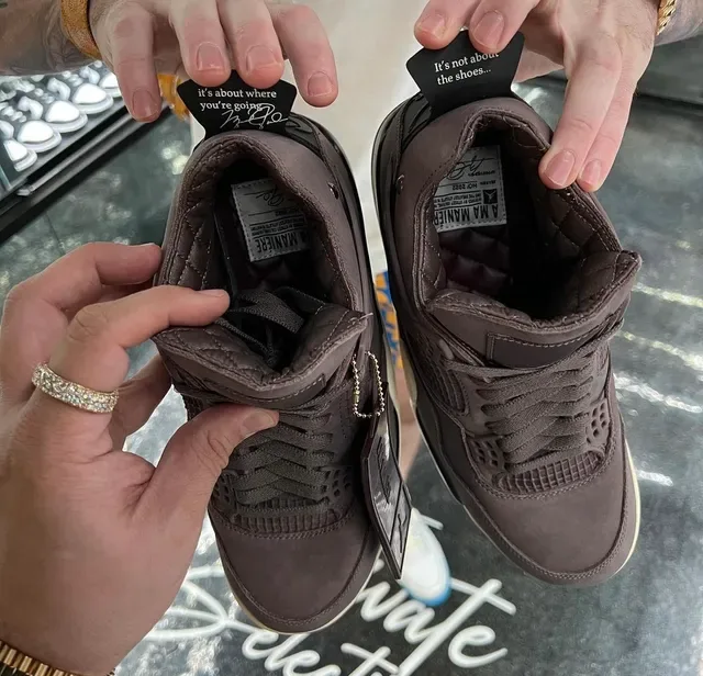 Air Jordan 4 Chaussures de Basketball en Daim Marron Mat 11