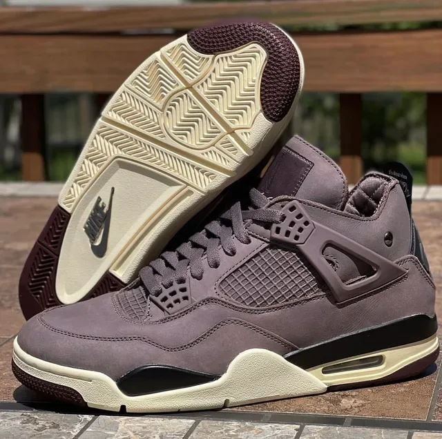 Air Jordan 4 Chaussures de Basketball en Daim Marron Mat 24