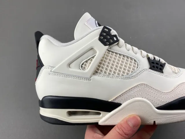 Air Jordan 4 Off-White and Black Basketball Shoes 3