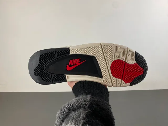 Air Jordan 4 Off-White and Black Basketball Shoes 8