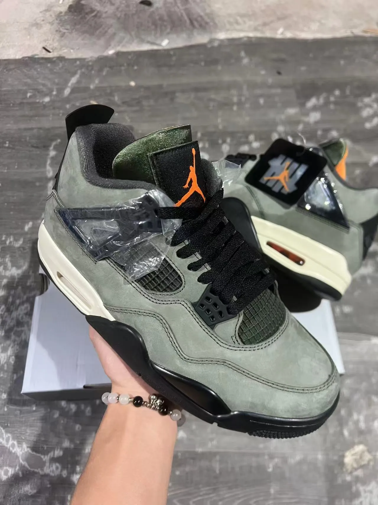 Air Jordan 4 Sage Green Suede Basketball Shoes 2