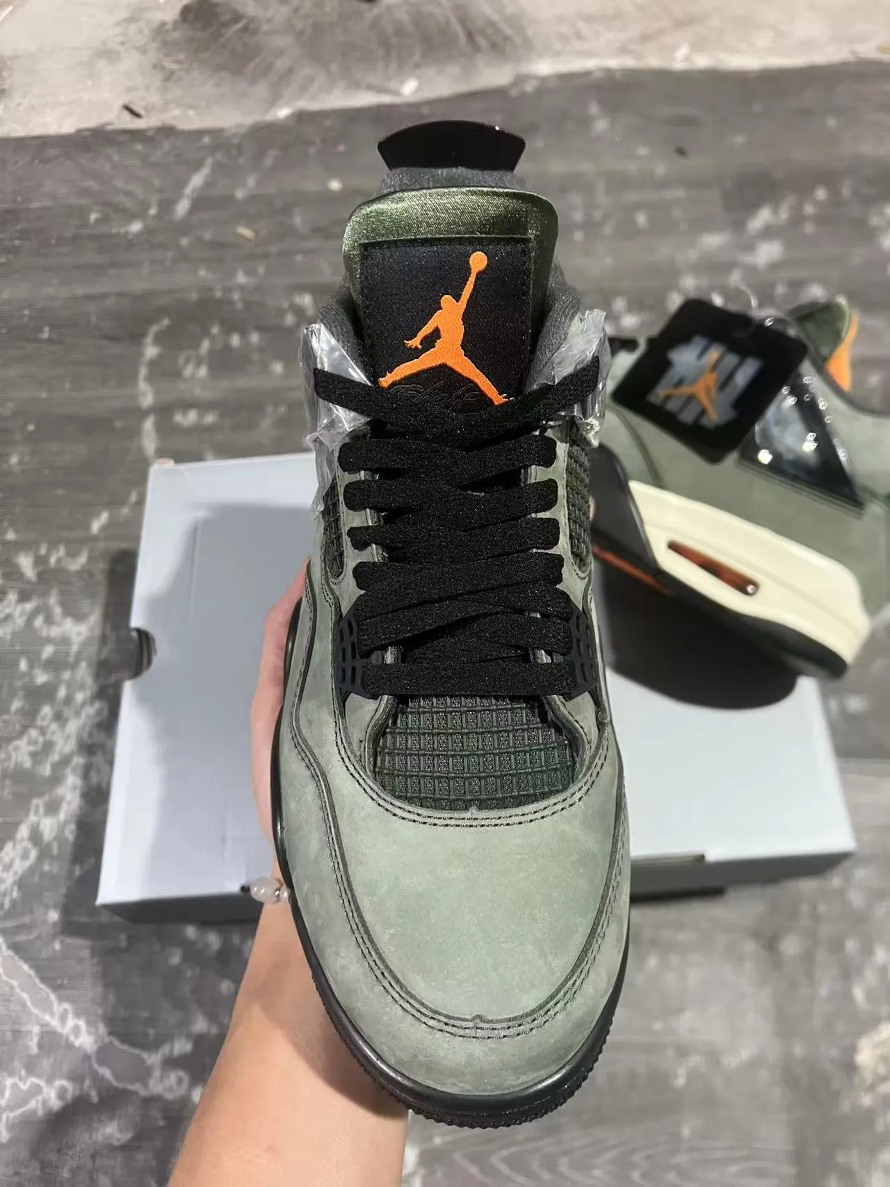 Air Jordan 4 Sage Green Suede Basketball Shoes 3