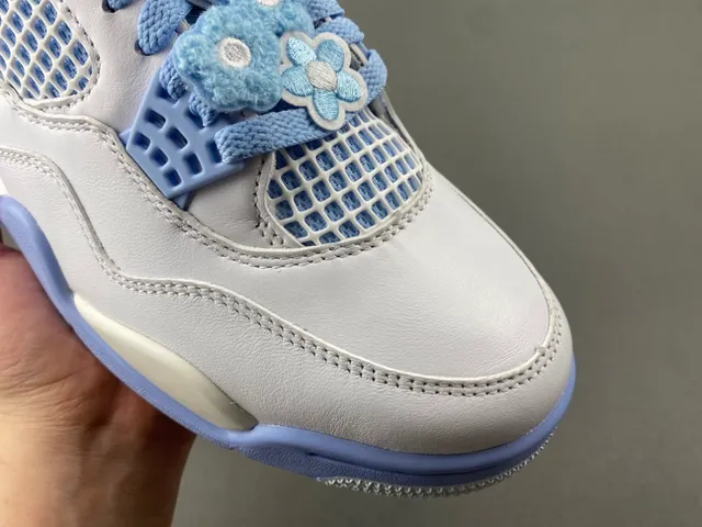 Zapatillas de baloncesto Air Jordan 4 blanco y azul polvo 2