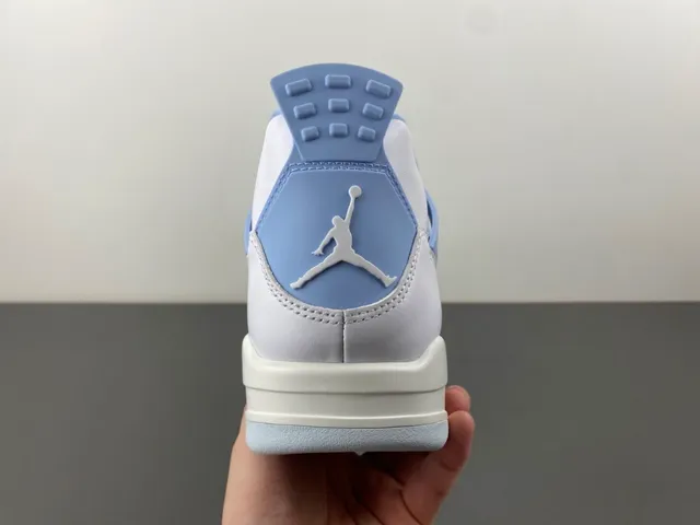 Zapatillas de baloncesto Air Jordan 4 blanco y azul polvo 4