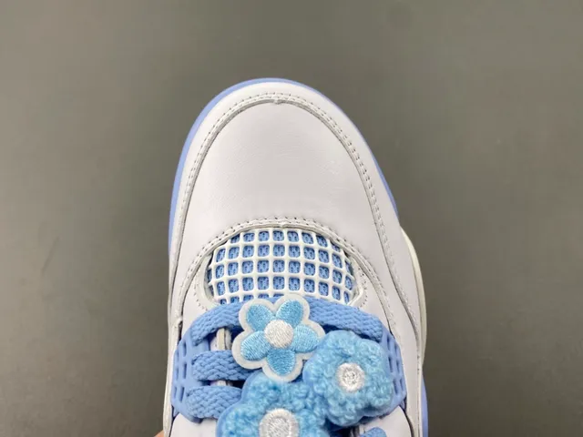 Zapatillas de baloncesto Air Jordan 4 blanco y azul polvo 5