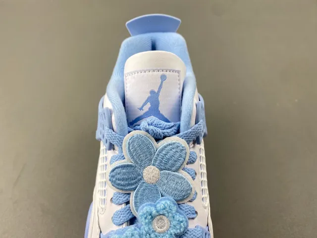 Zapatillas de baloncesto Air Jordan 4 blanco y azul polvo 6