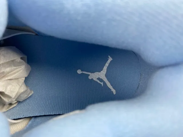 Zapatillas de baloncesto Air Jordan 4 blanco y azul polvo 7