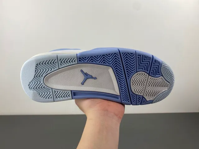 Zapatillas de baloncesto Air Jordan 4 blanco y azul polvo 9