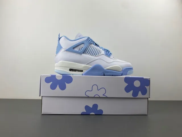 Zapatillas de baloncesto Air Jordan 4 blanco y azul polvo 15