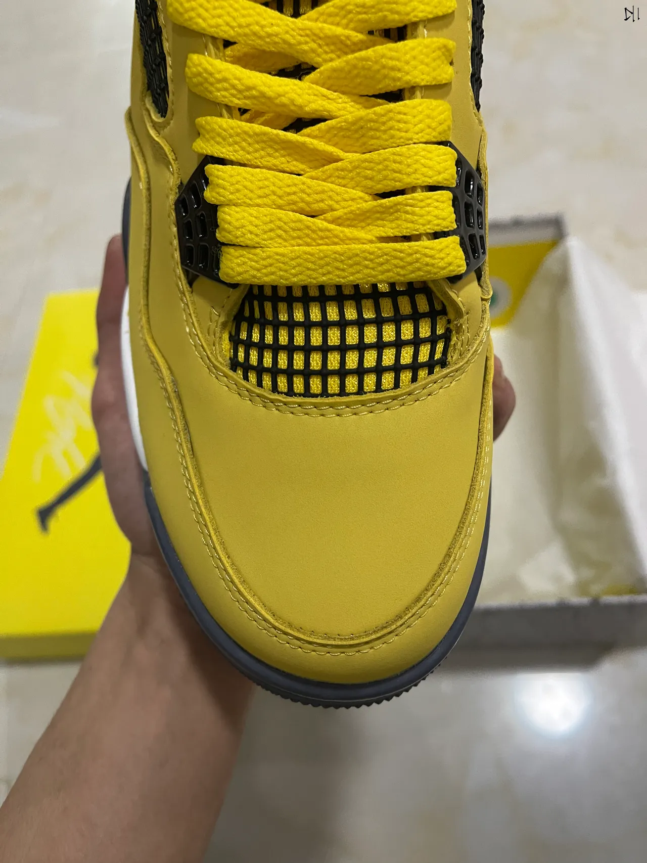 Air Jordan 4 Amarelo Preto Branco Tênis de Basquete 3