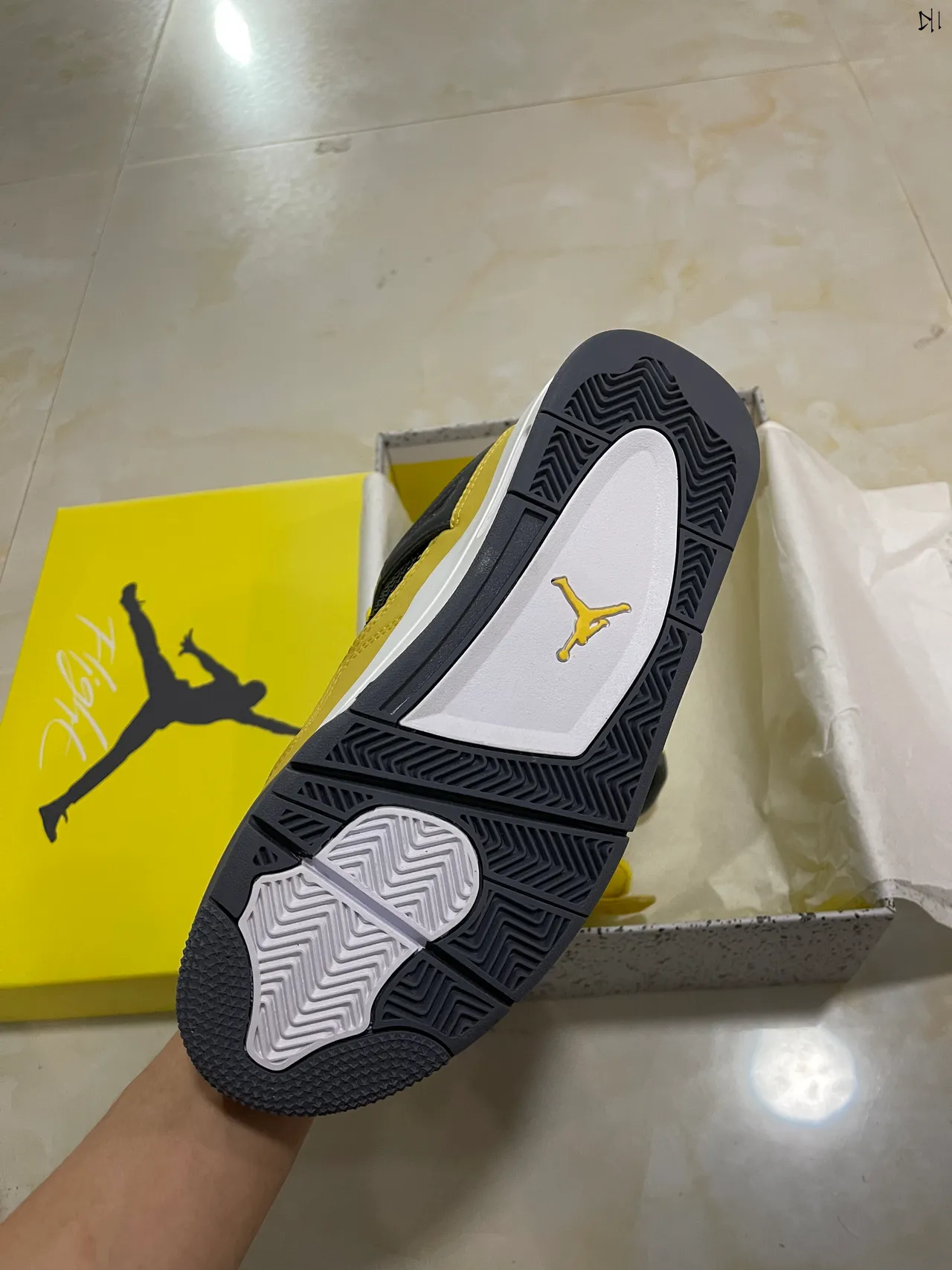 Air Jordan 4 Amarelo Preto Branco Tênis de Basquete 6