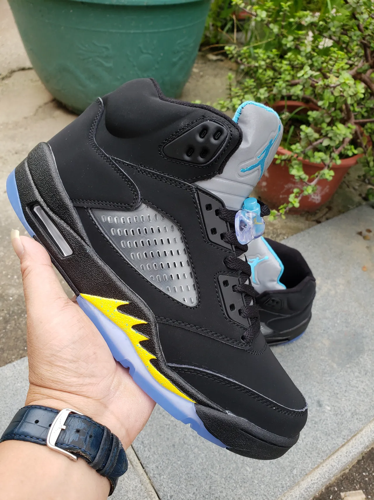 Chaussures de basketball Air Jordan 5 noir jaune bleu 3
