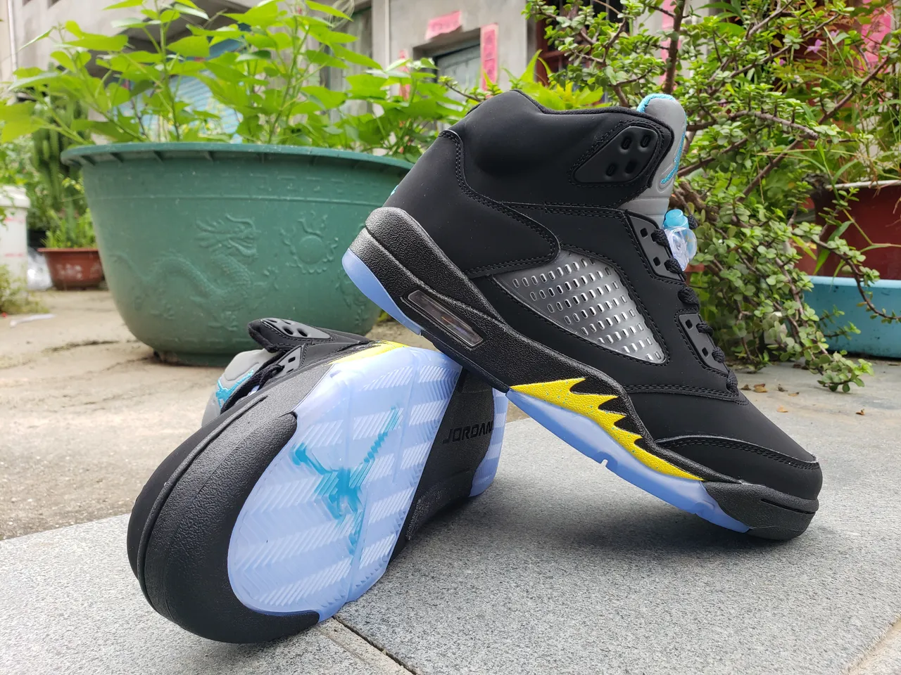 Chaussures de basketball Air Jordan 5 noir jaune bleu 5
