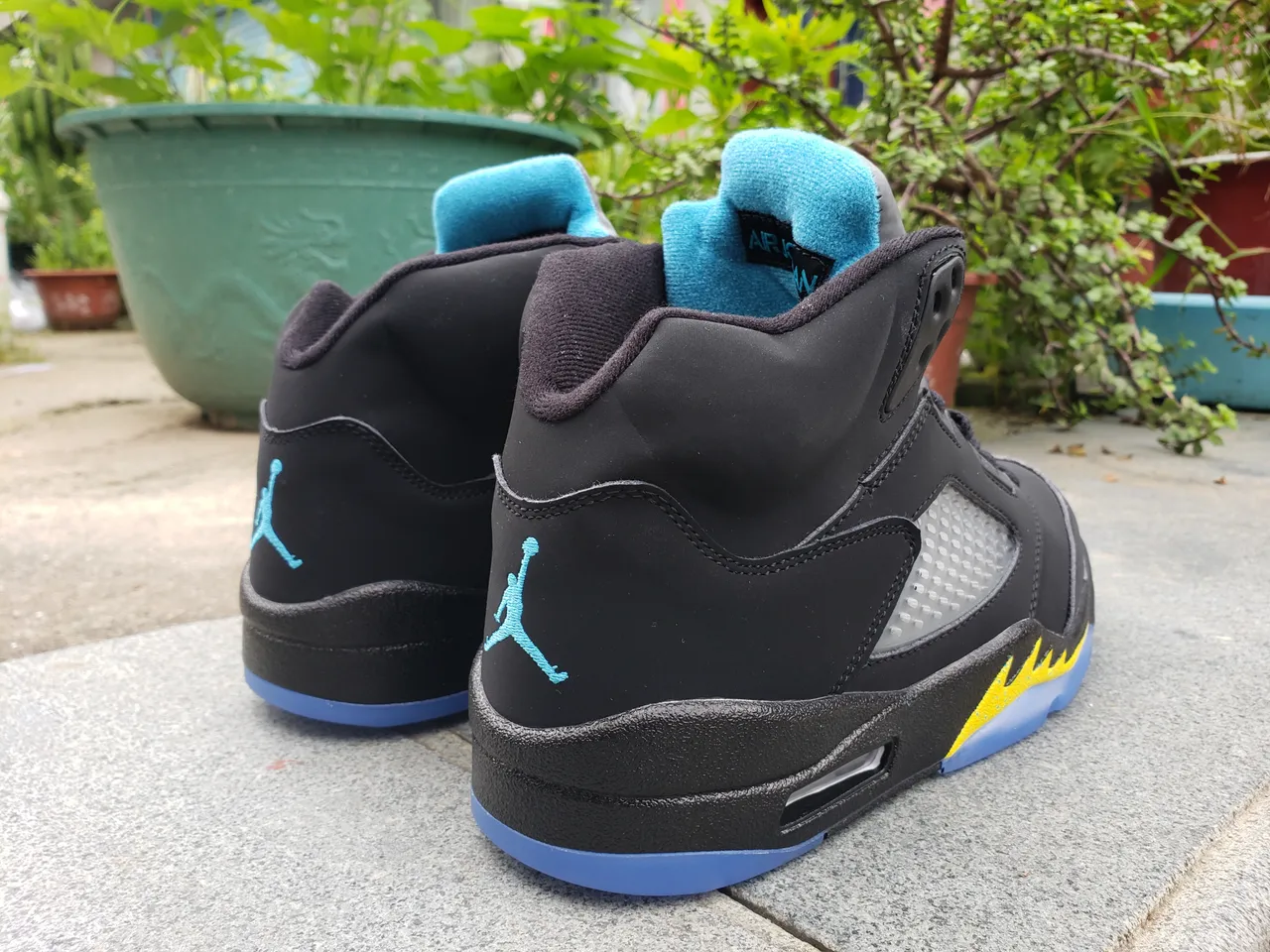Chaussures de basketball Air Jordan 5 noir jaune bleu 6