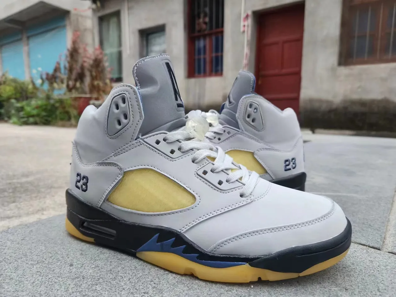 Air Jordan 5 Light Gray Yellow Black Basketball Shoes 2