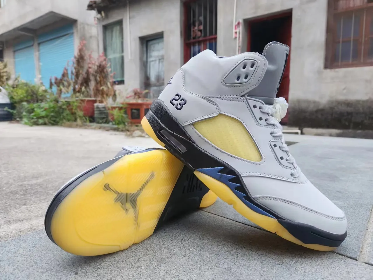 Air Jordan 5 Light Gray Yellow Black Basketball Shoes 3