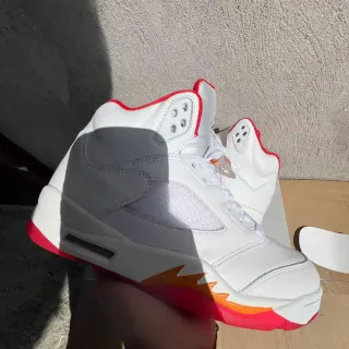 Air Jordan 5 白灰红橙篮球鞋