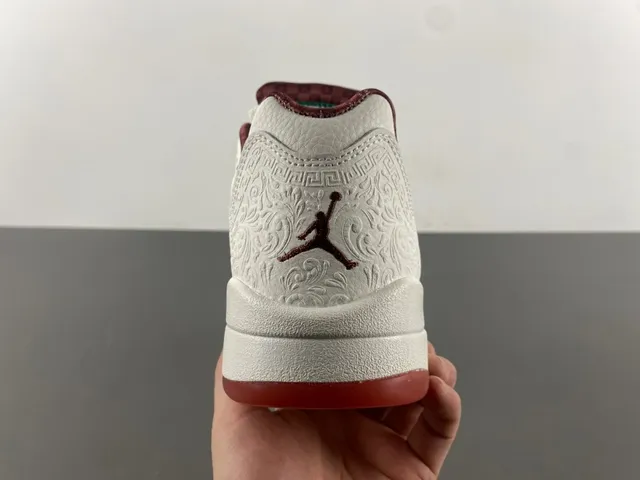 Chaussures de basketball Air Jordan 5 blanc bordeaux vert 5